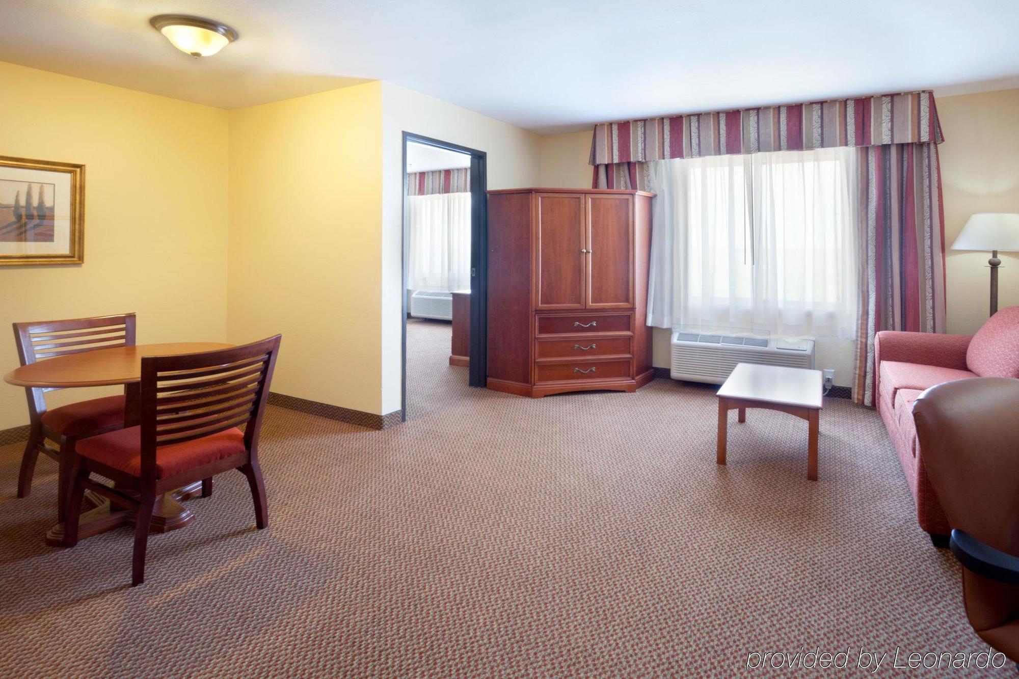 Holiday Inn Express & Suites - Laredo-Event Center Area By Ihg Rom bilde