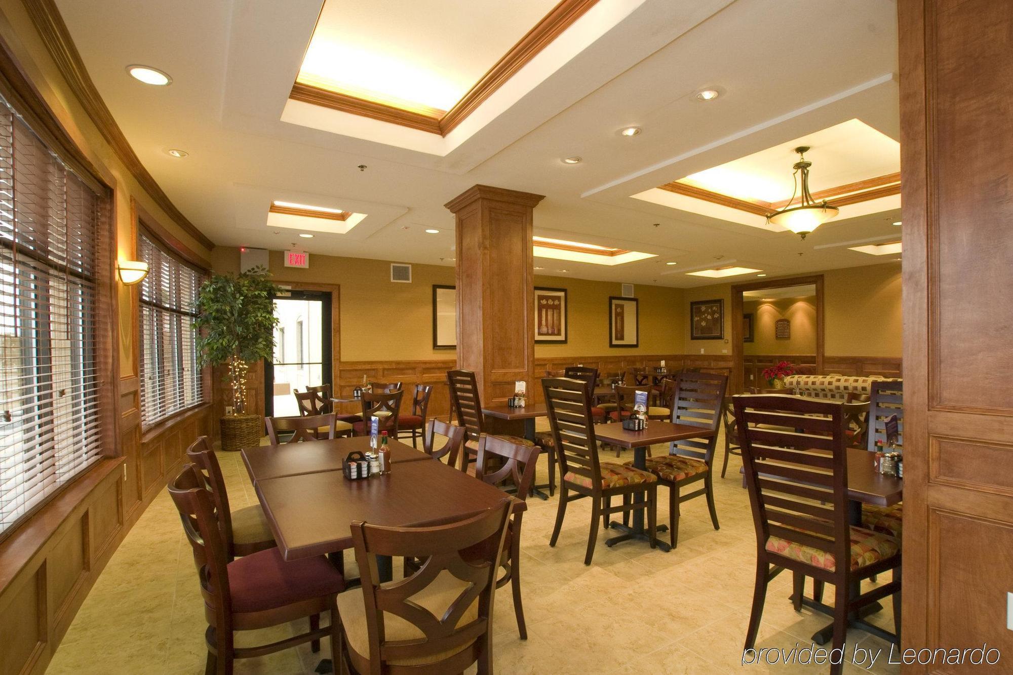 Holiday Inn Express & Suites - Laredo-Event Center Area By Ihg Restaurant bilde