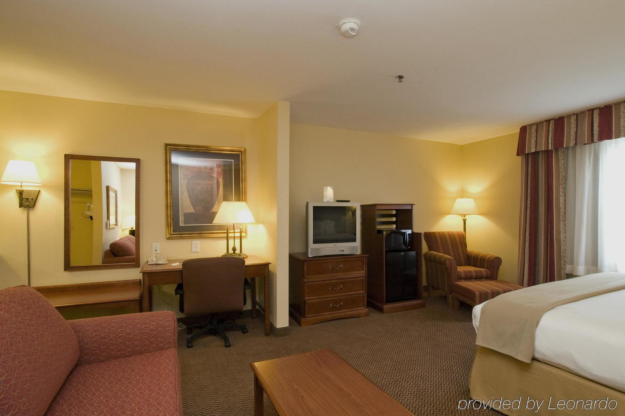 Holiday Inn Express & Suites - Laredo-Event Center Area By Ihg Rom bilde