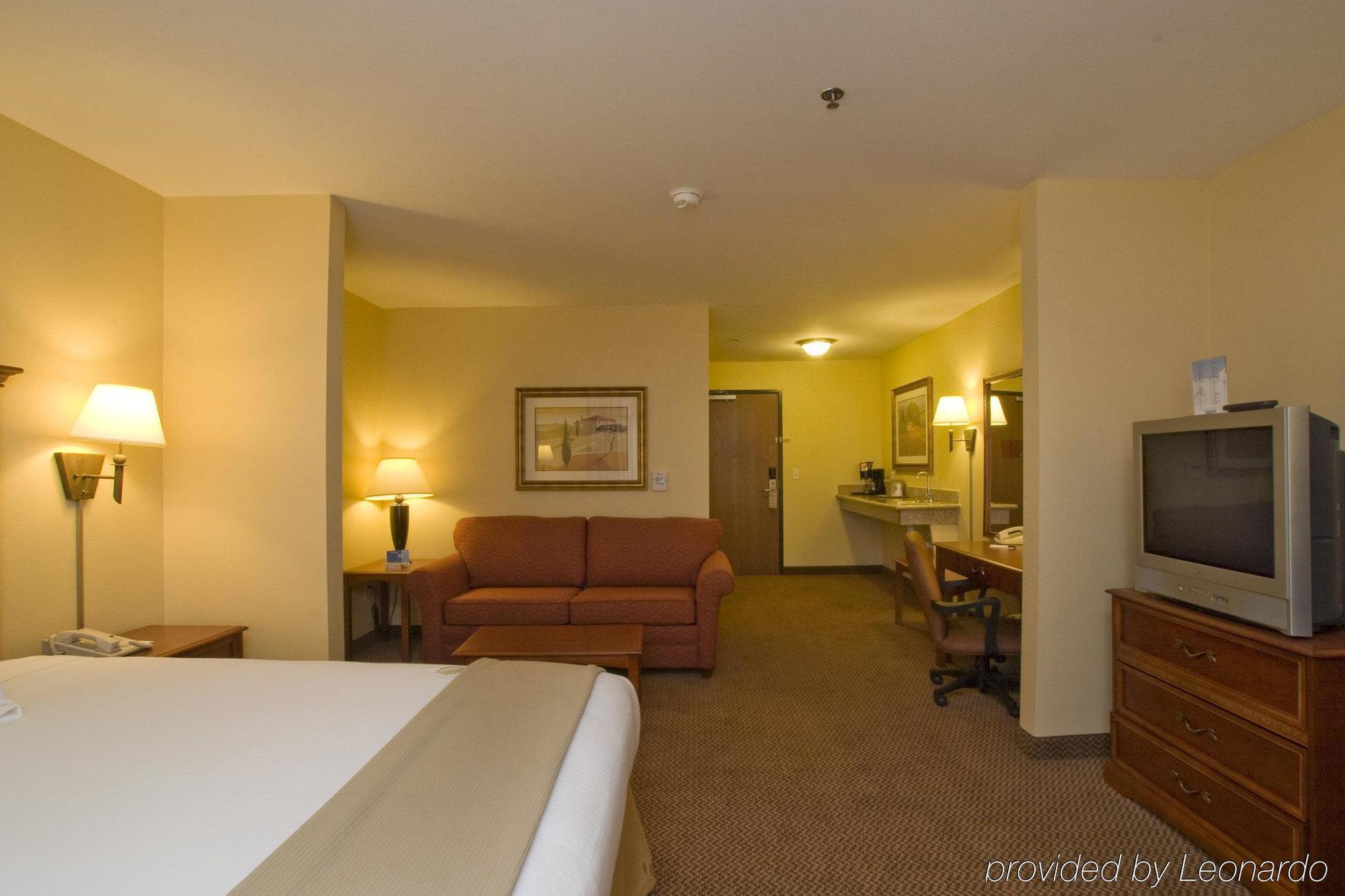Holiday Inn Express & Suites - Laredo-Event Center Area By Ihg Rom bilde