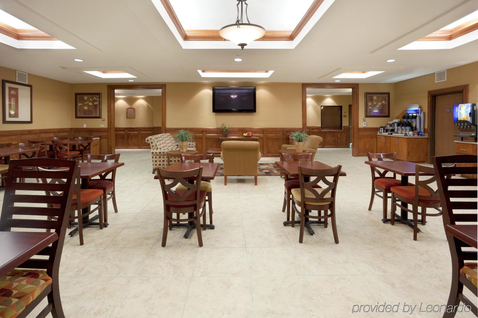 Holiday Inn Express & Suites - Laredo-Event Center Area By Ihg Restaurant bilde